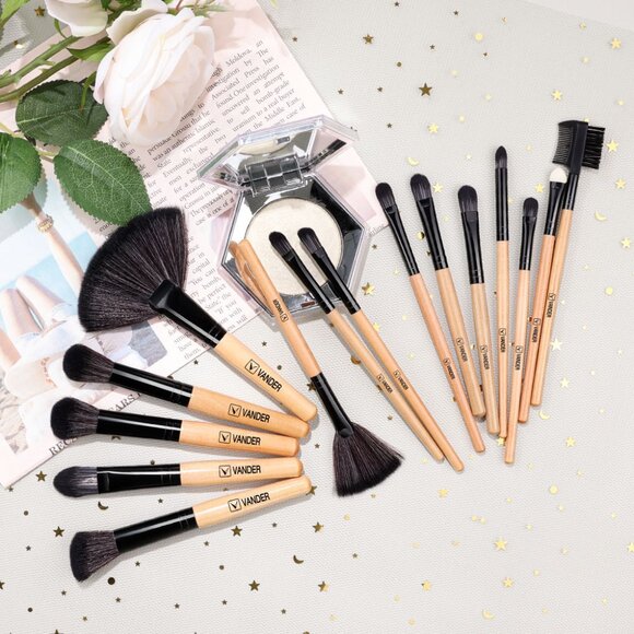 32-Piece Premium Makeup Brush Set with Wooden Handles - Picture 2 of 6